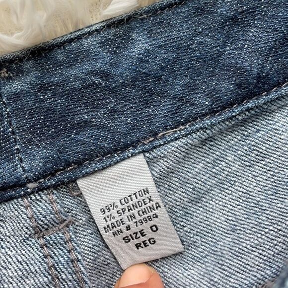 Chico’s Ultimate Fit Bootleg Jeans Bootcut 0Reg - Picture 5 of 7